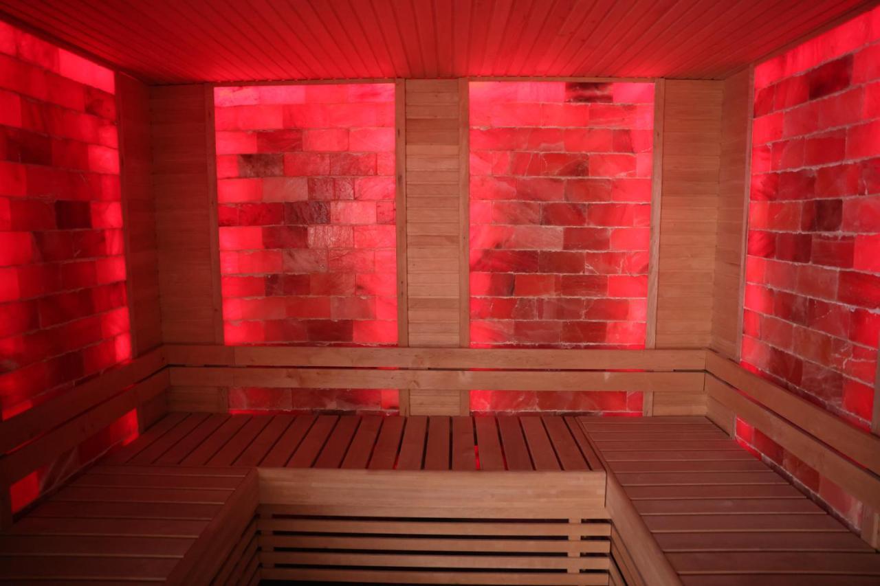 Palace Hotel & Spa Titova Mitrovica Zewnętrze zdjęcie